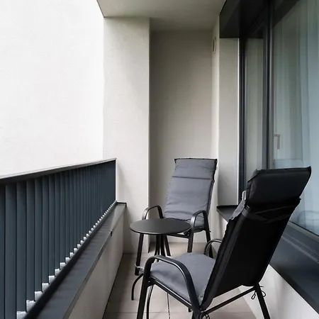 With Balcony & Parking - Nusle Brewery شقة براغ